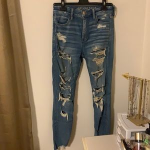 Distressed Hi-Rise Jeggings